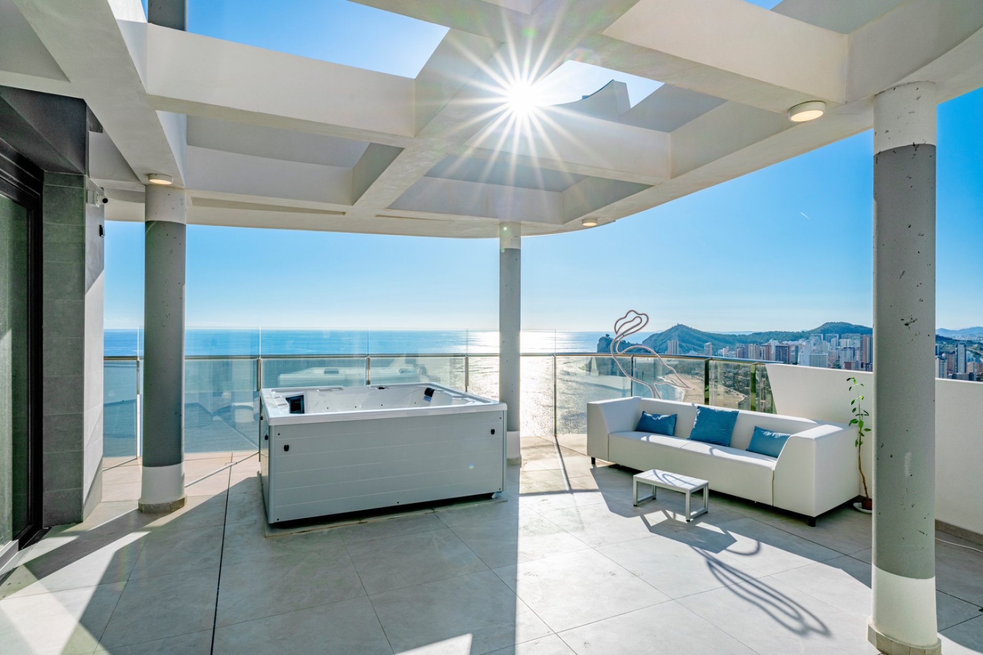 Resale - apartment -
Benidorm