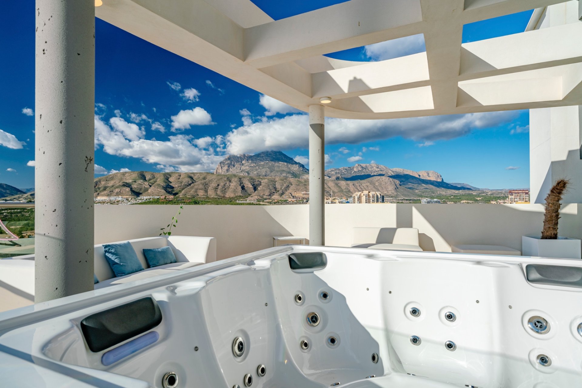 Resale - apartment -
Benidorm