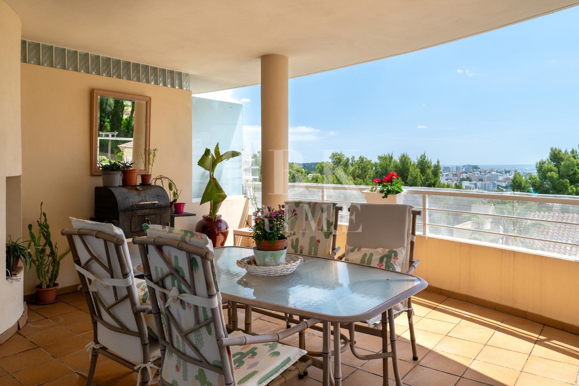 Resale - apartment -
Calvià - Bendinat
