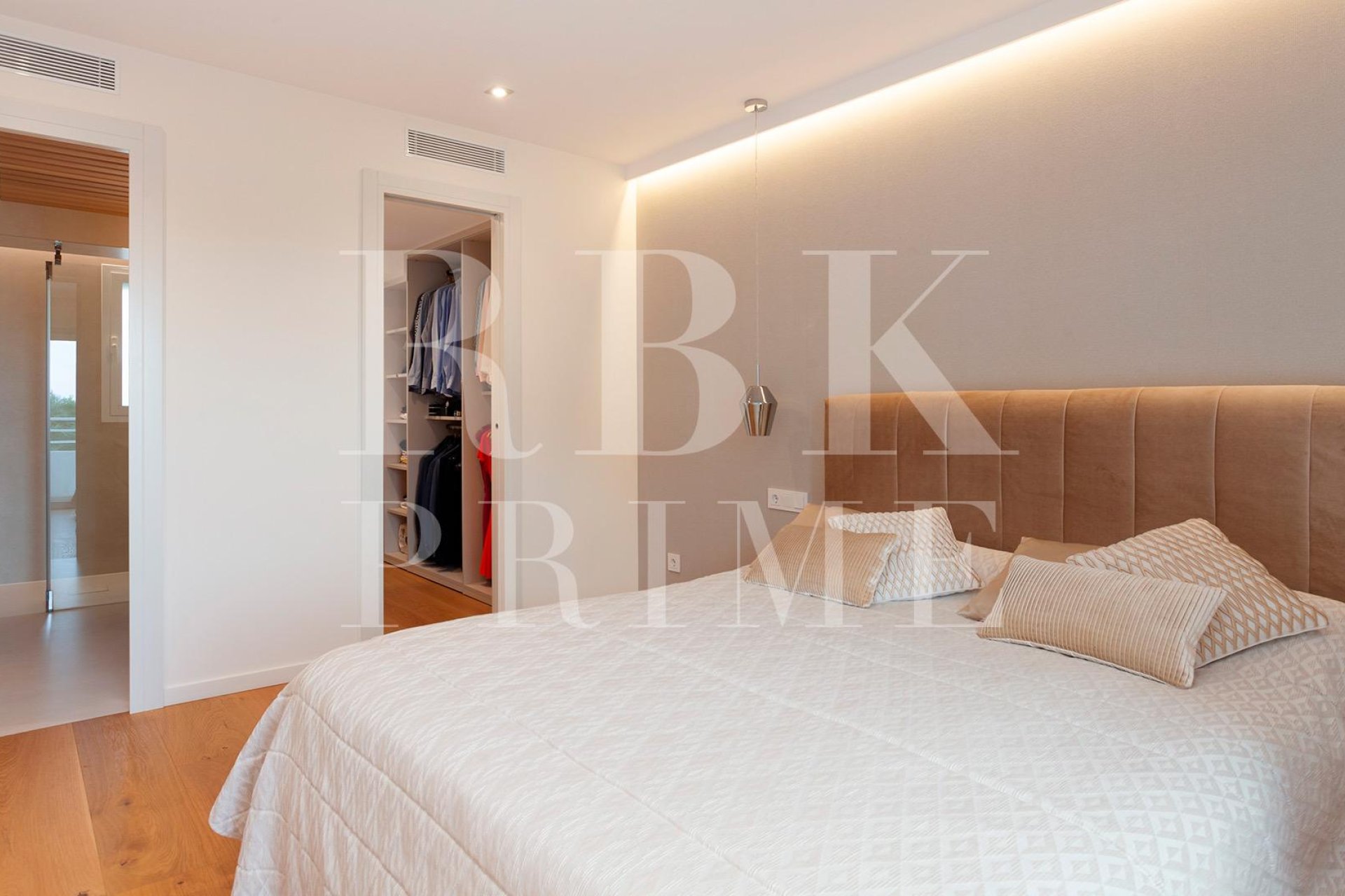 Resale - apartment -
Calvià - Puerto Portals