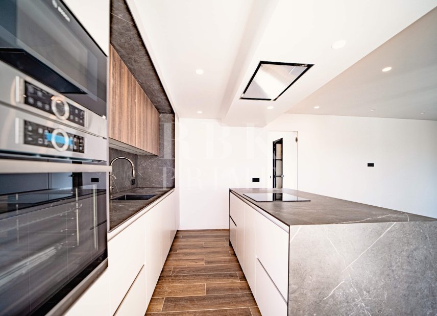Resale - apartment -
Calvià - Puerto Portals