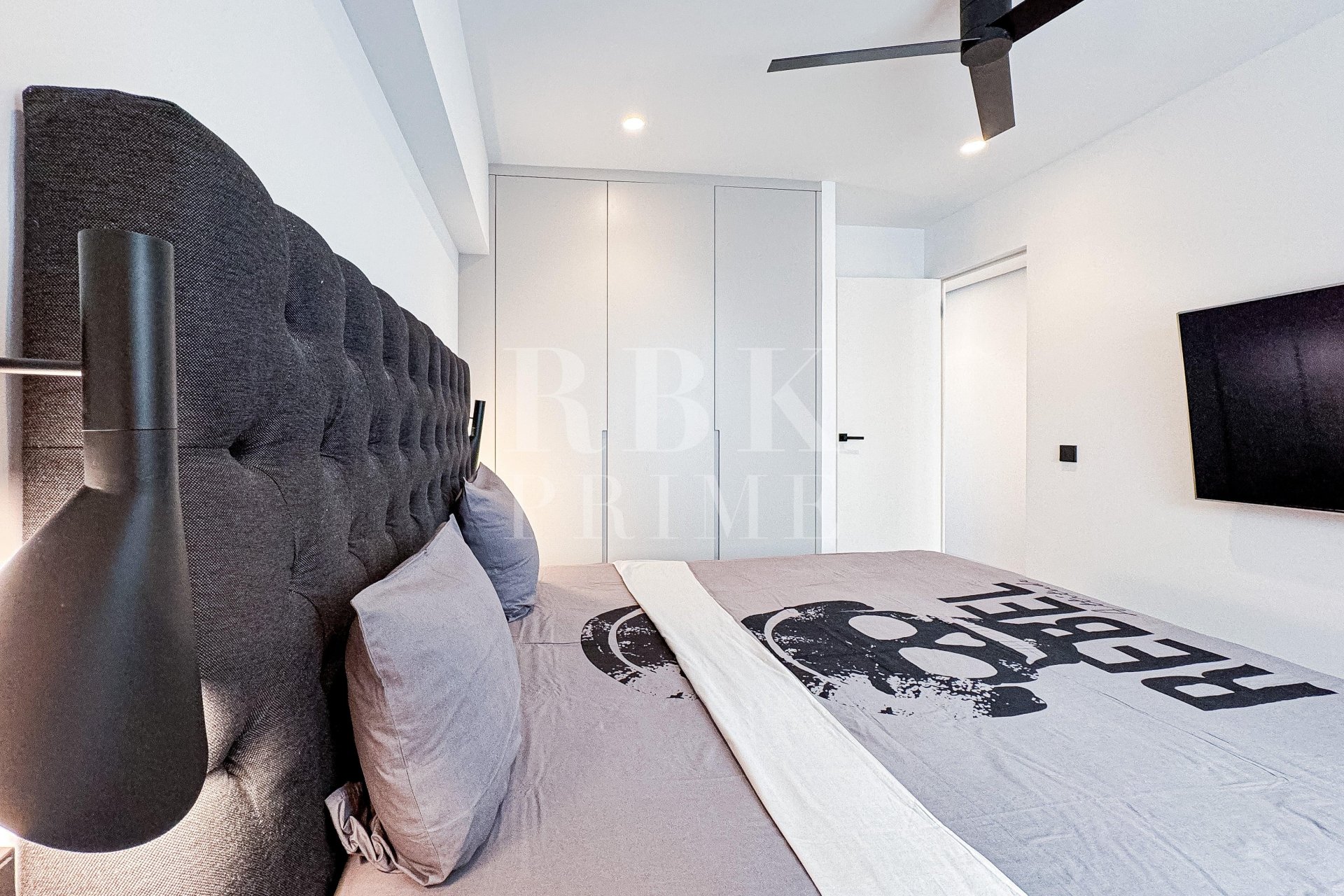 Resale - apartment -
Calvià - Puerto Portals