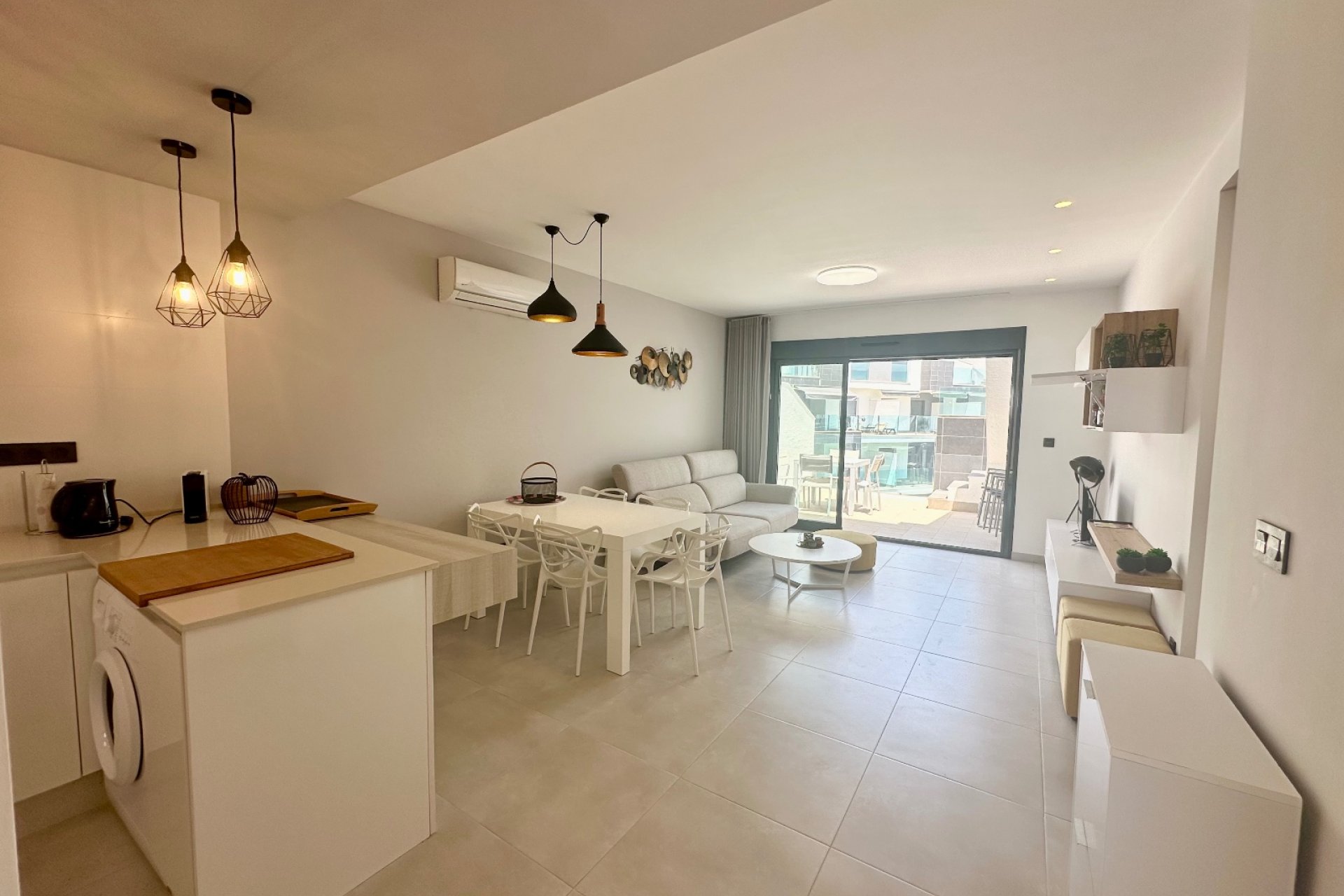 Resale - apartment -
Guardamar del Segura - El Raso