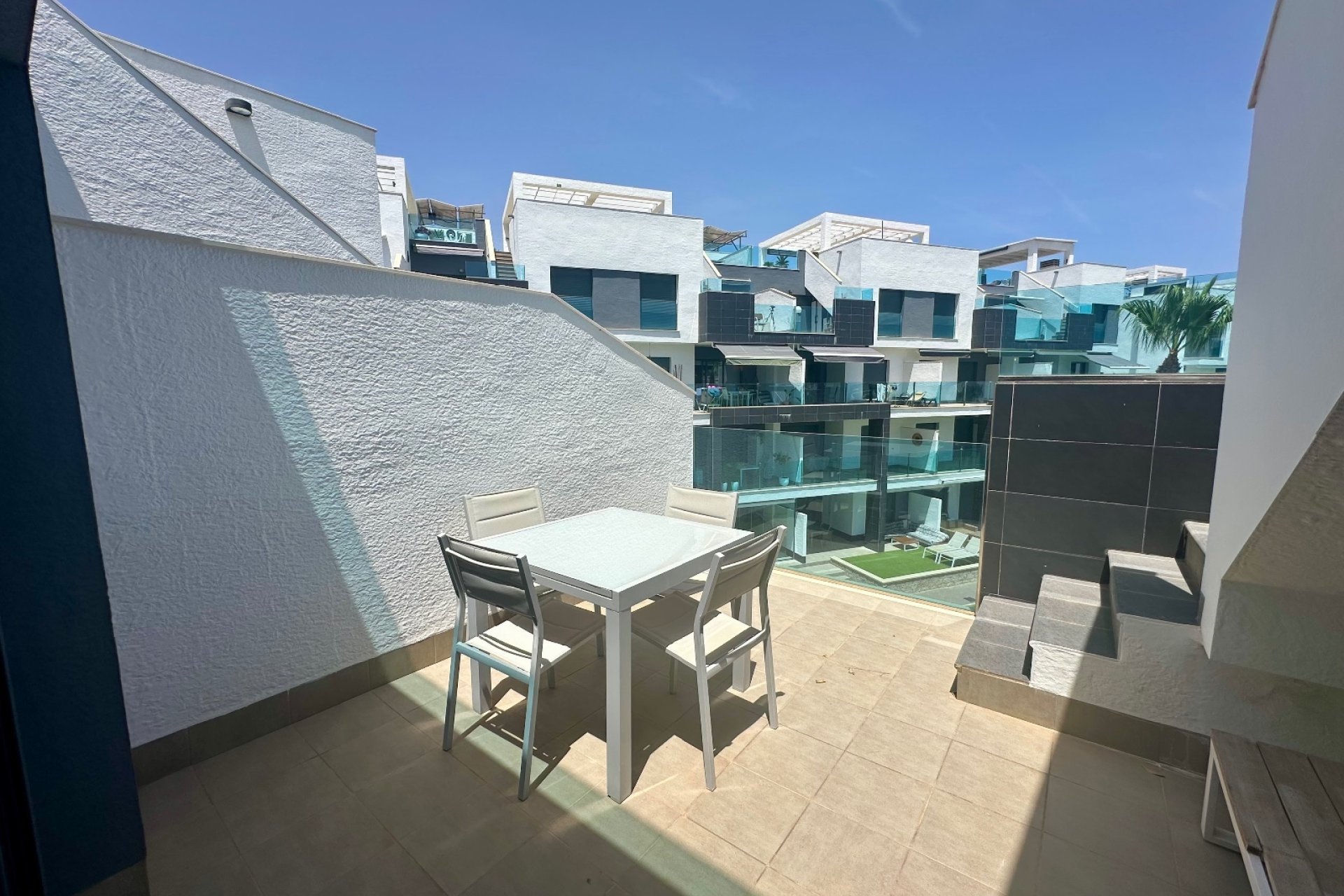 Resale - apartment -
Guardamar del Segura - El Raso