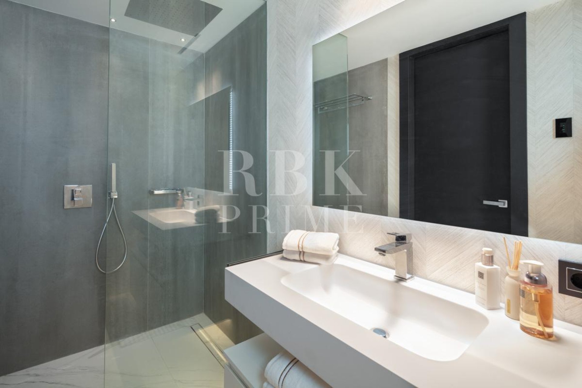 Resale - apartment -
Malaga - Nueva Andalucía