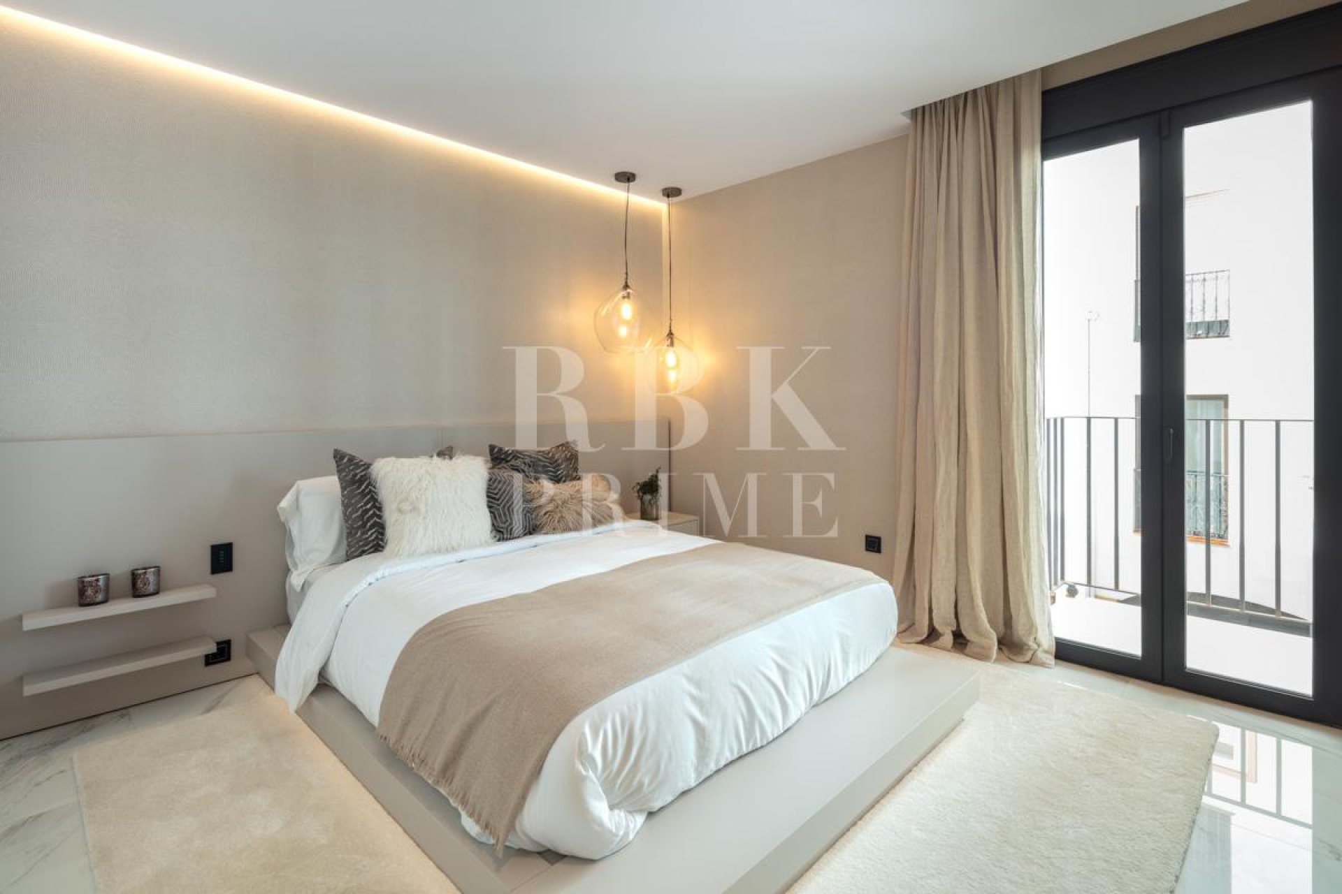 Resale - apartment -
Malaga - Nueva Andalucía