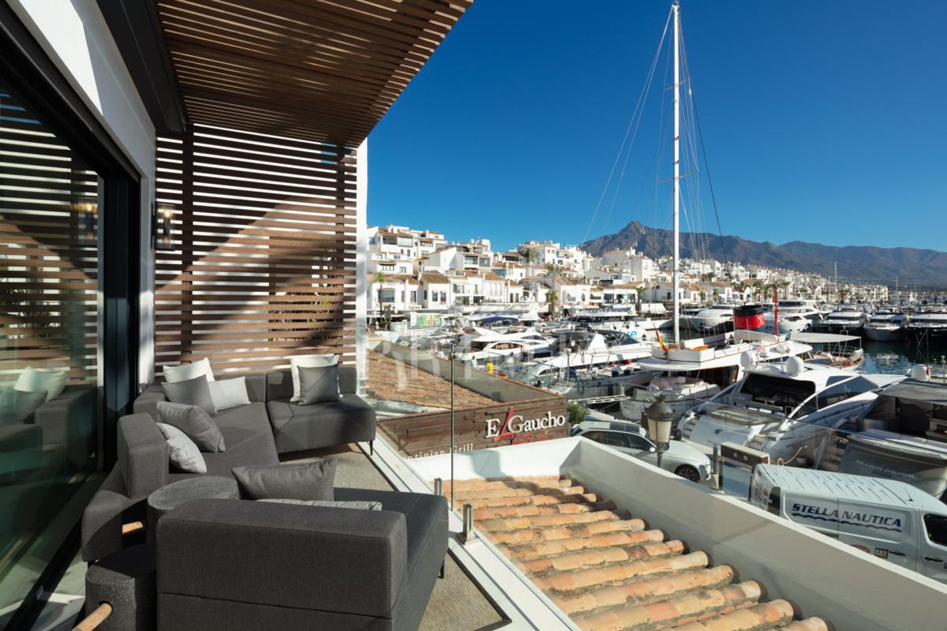 Resale - apartment -
Malaga - Nueva Andalucía