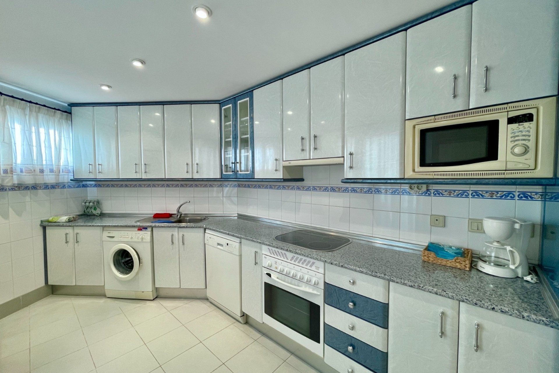 Resale - apartment -
Marbella - Puerto Banús