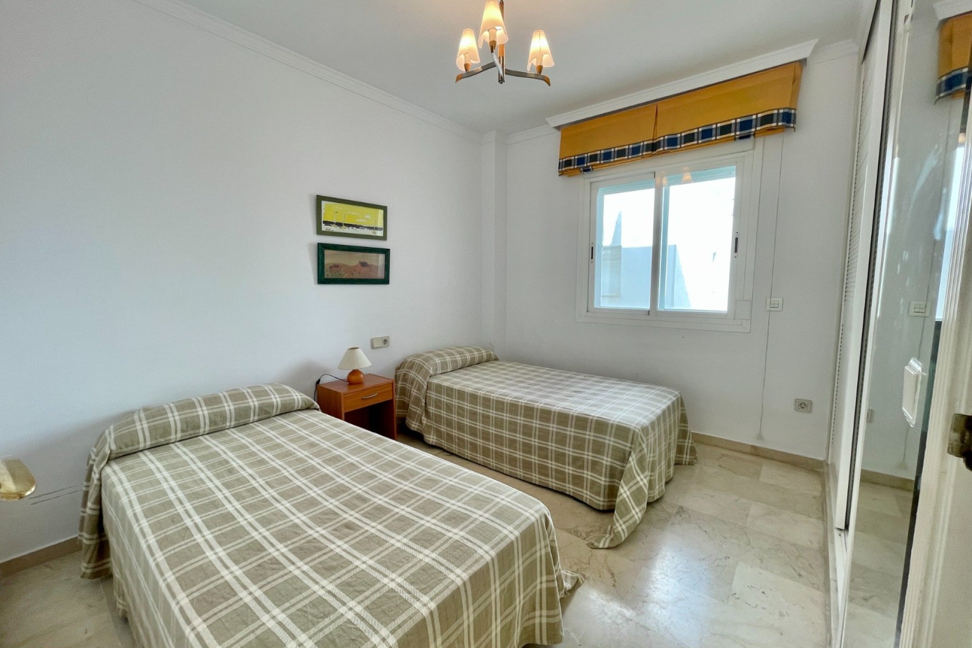 Resale - apartment -
Marbella - Puerto Banús