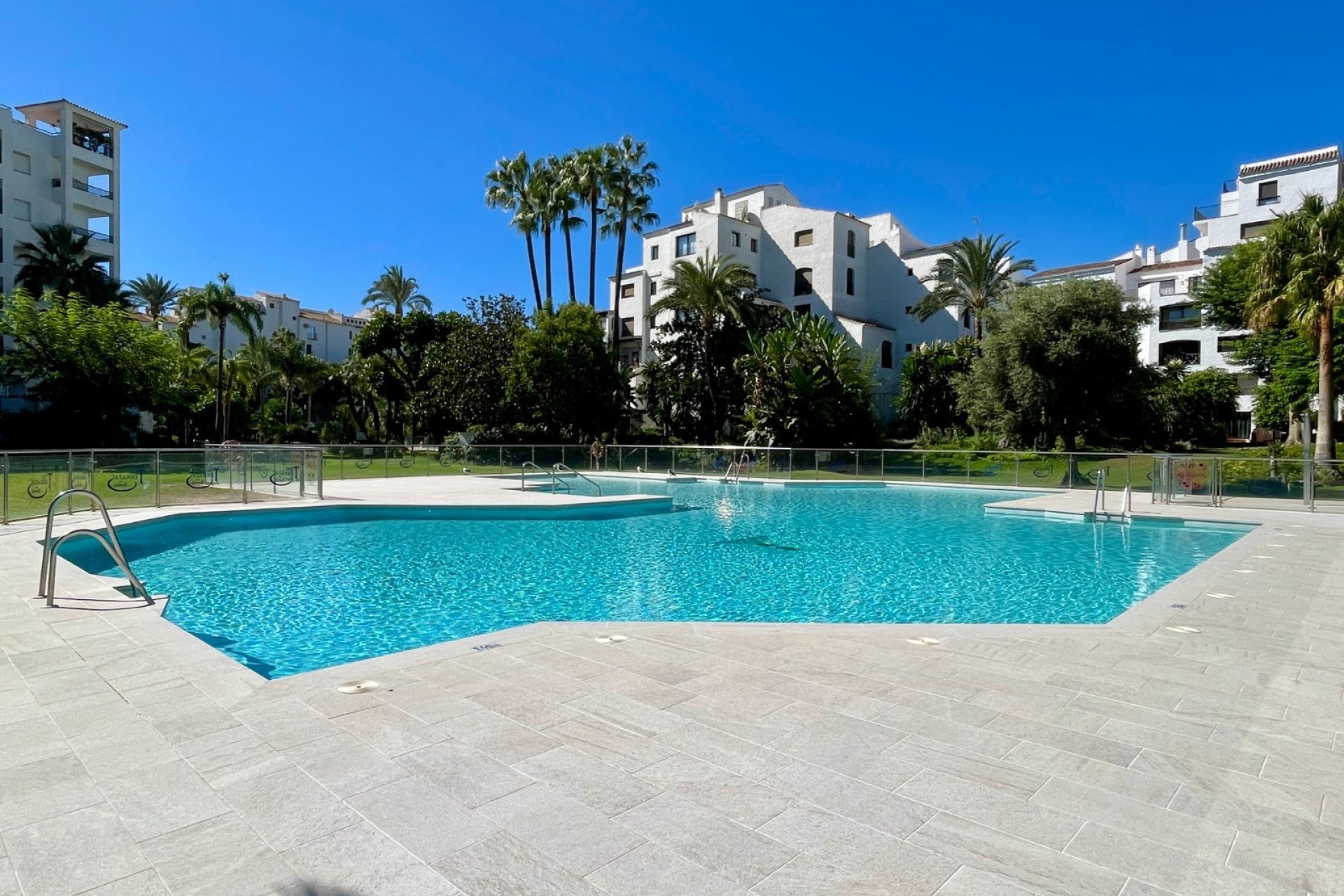 Resale - apartment -
Marbella - Puerto Banús