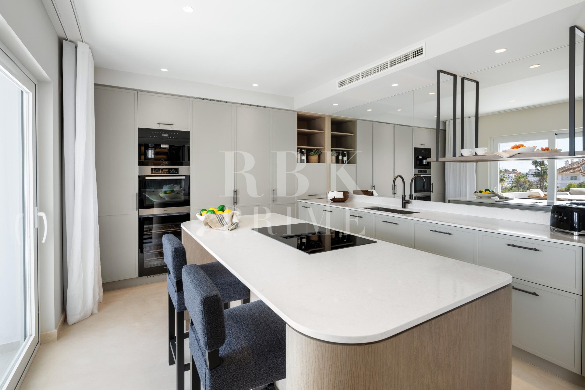 Resale - apartment -
Marbella