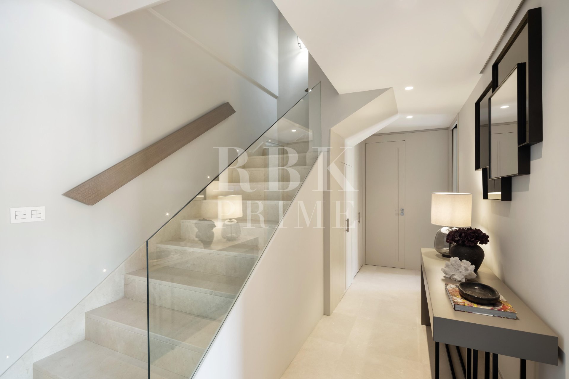 Resale - apartment -
Marbella