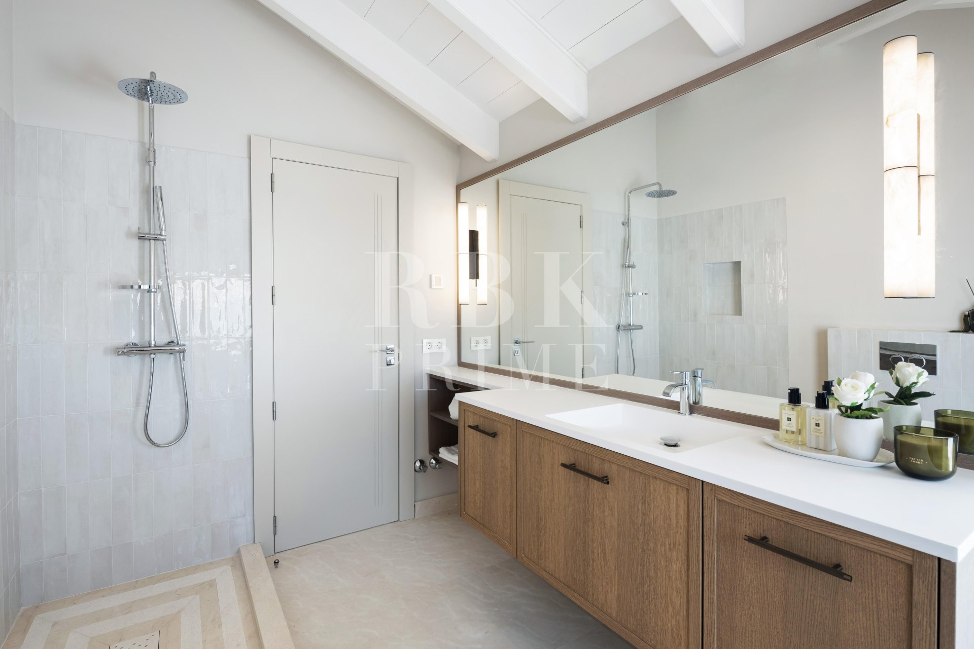 Resale - apartment -
Marbella