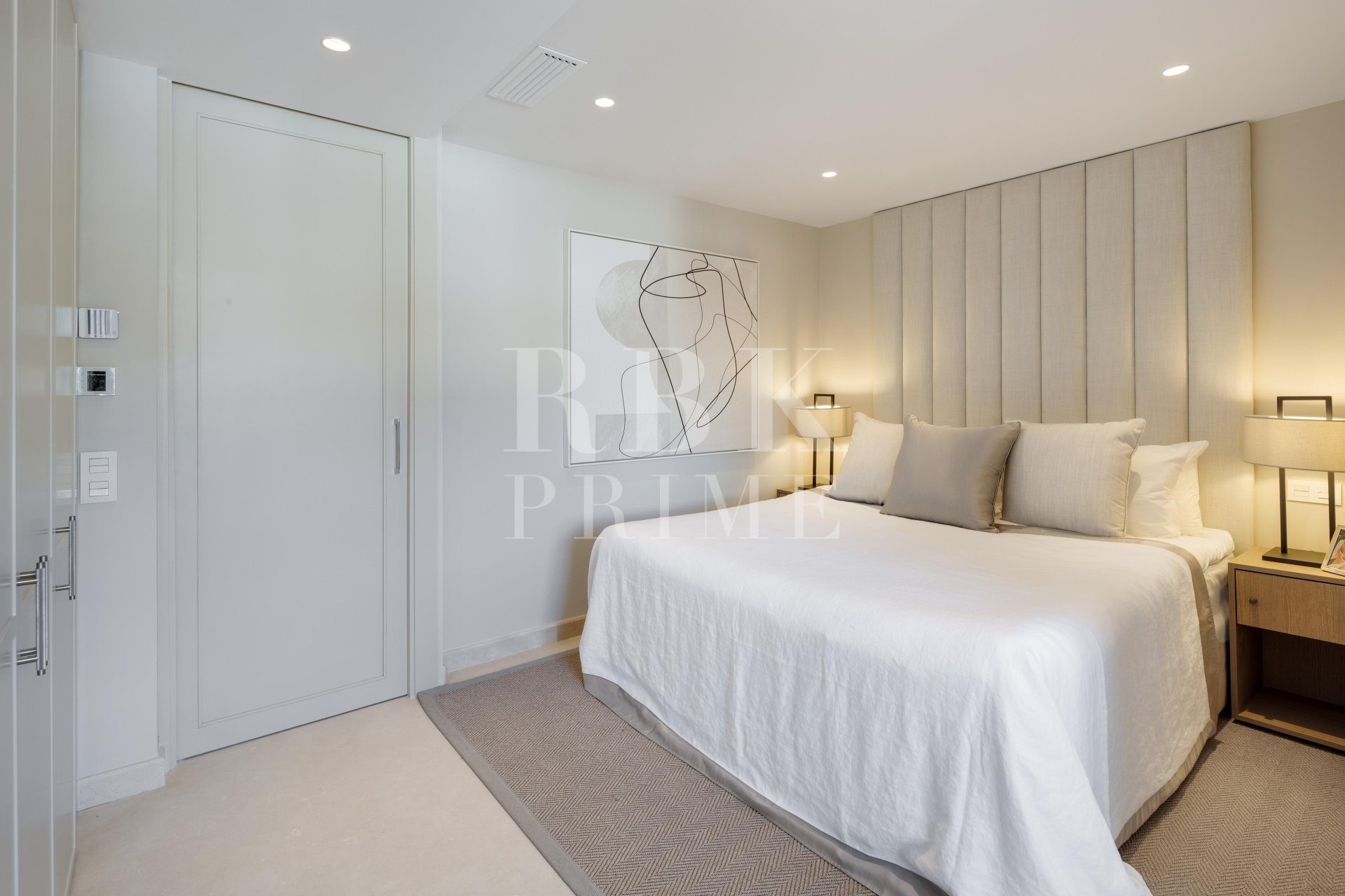 Resale - apartment -
Marbella