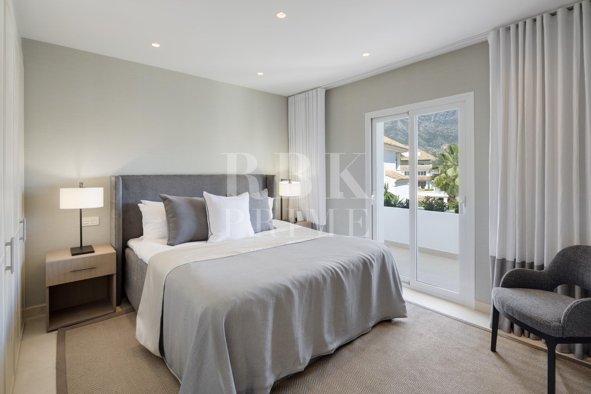 Resale - apartment -
Marbella