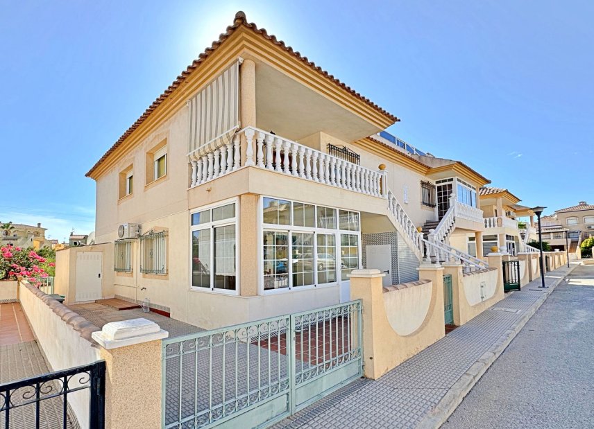 Resale - apartment -
Orihuela Costa - La Zenia