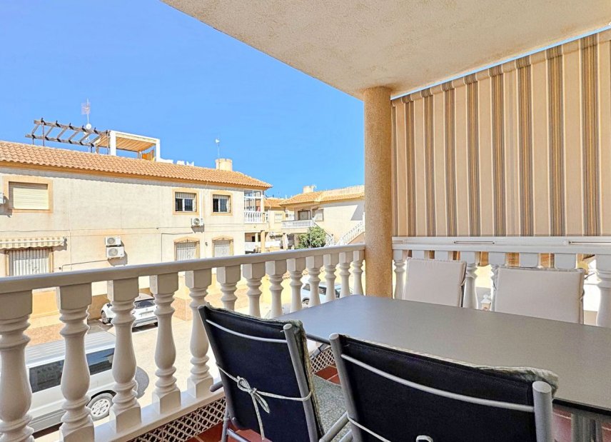 Resale - apartment -
Orihuela Costa - La Zenia
