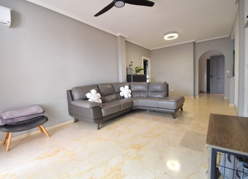 Resale - apartment -
Orihuela Costa - Villamartín