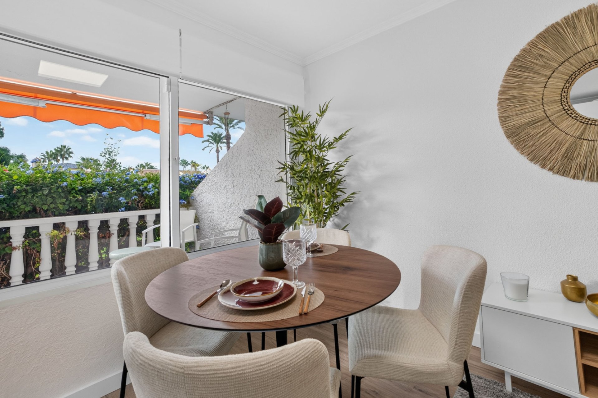 Resale - apartment -
Orihuela Costa - Villamartín