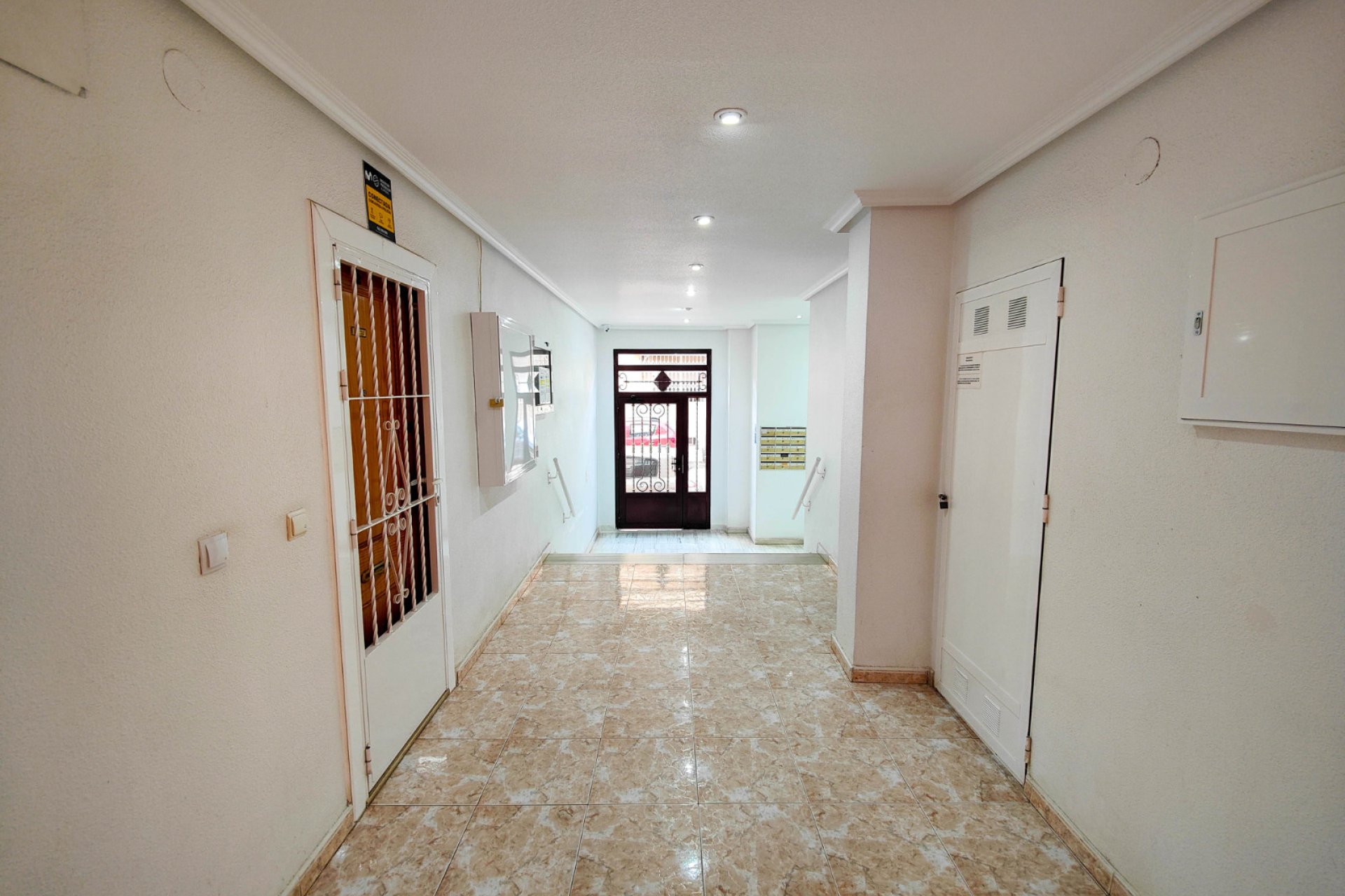 Resale - apartment -
Torrevieja - Antonio Machado