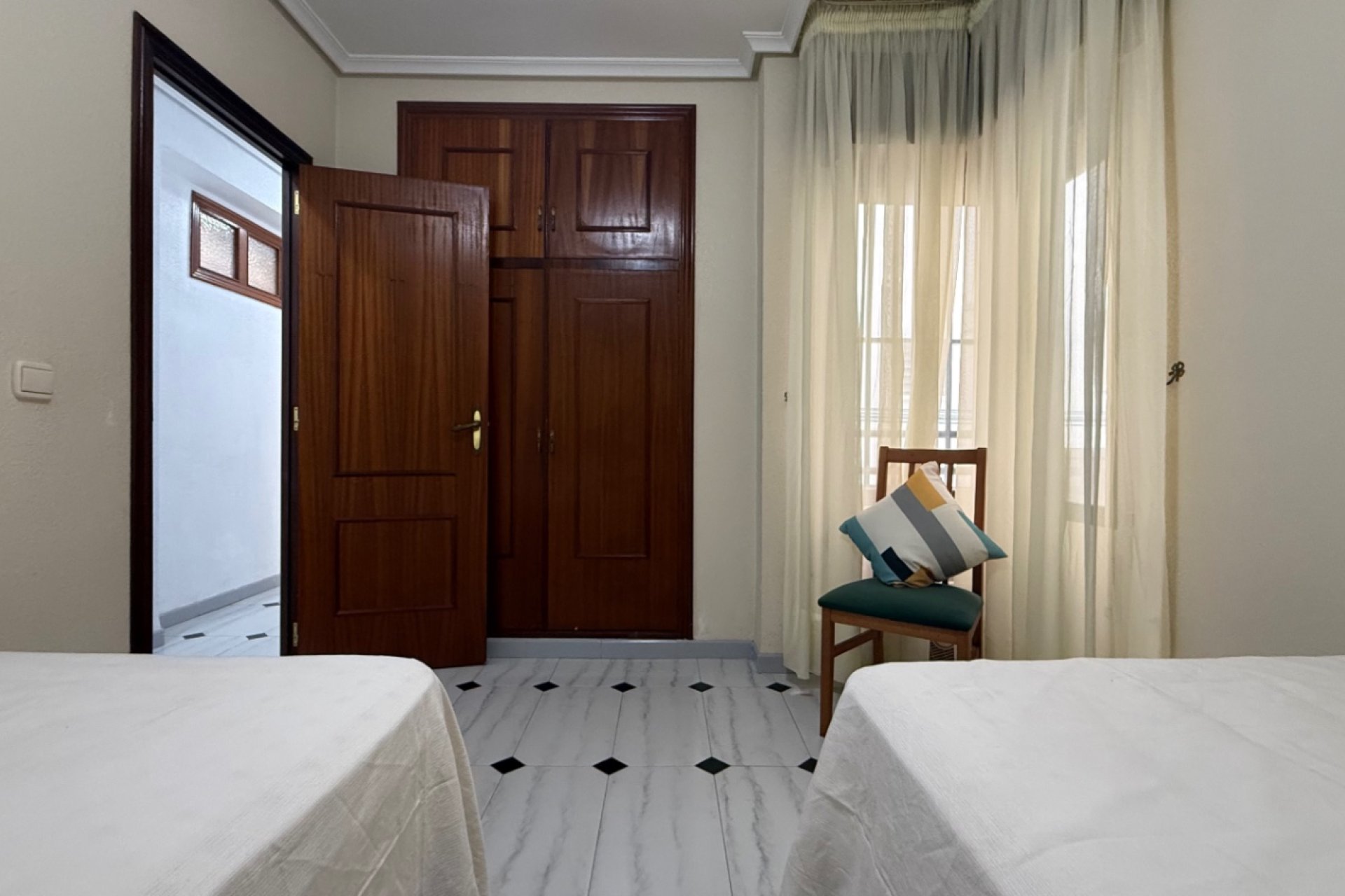 Resale - apartment -
Torrevieja - Costa Blanca
