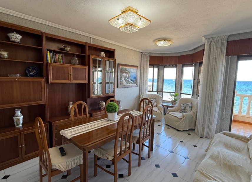 Resale - apartment -
Torrevieja - Costa Blanca