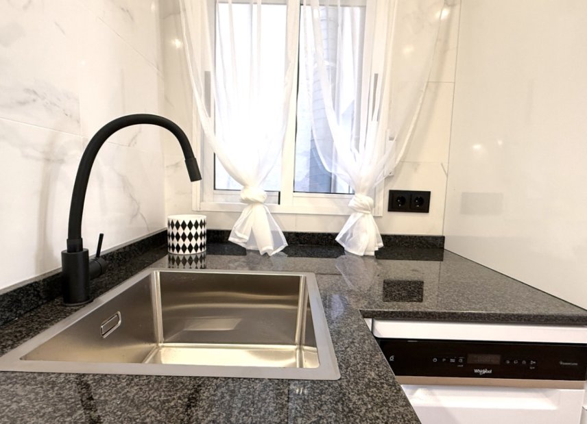 Resale - apartment -
Torrevieja - Costa Blanca