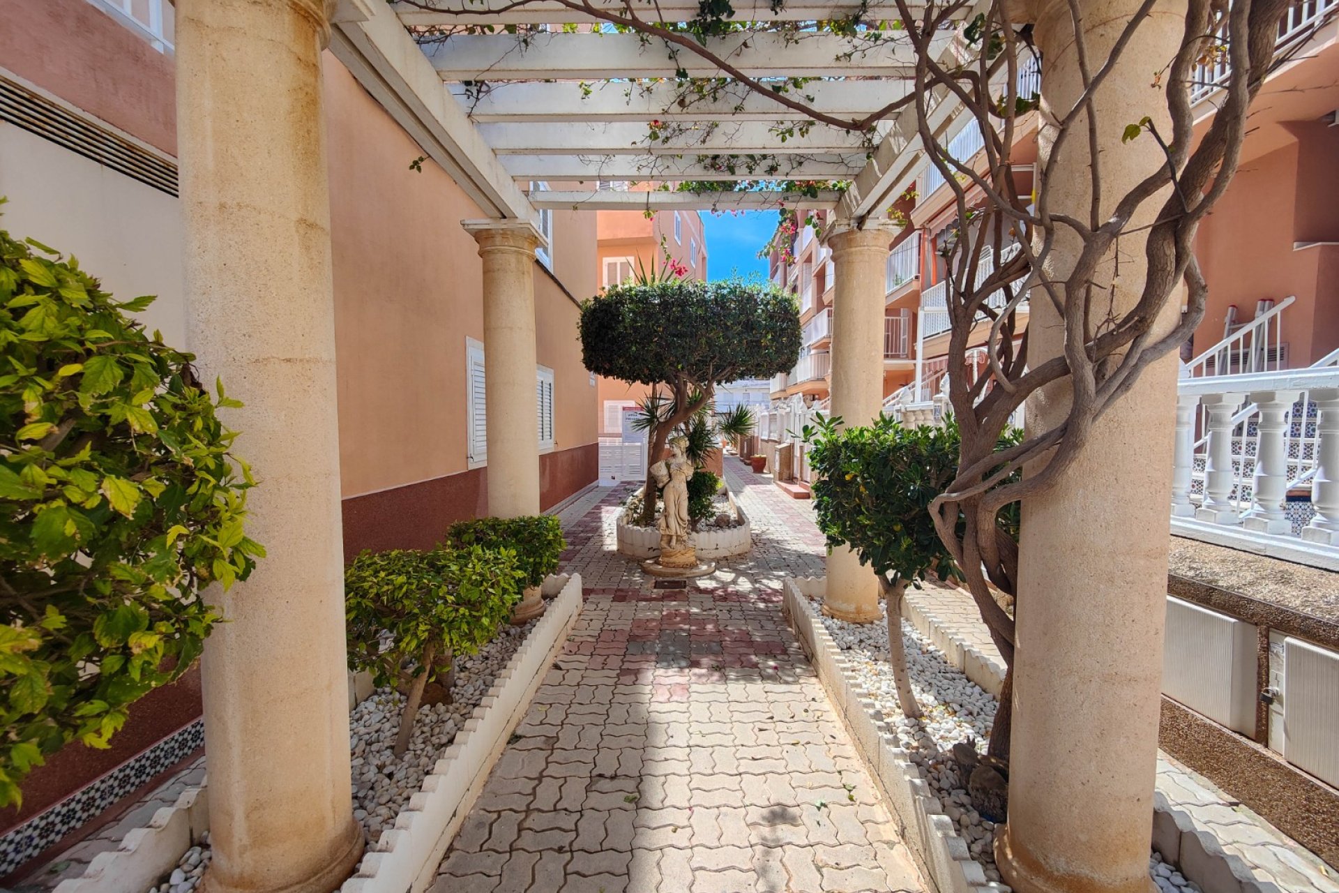 Resale - apartment -
Torrevieja - La Mata