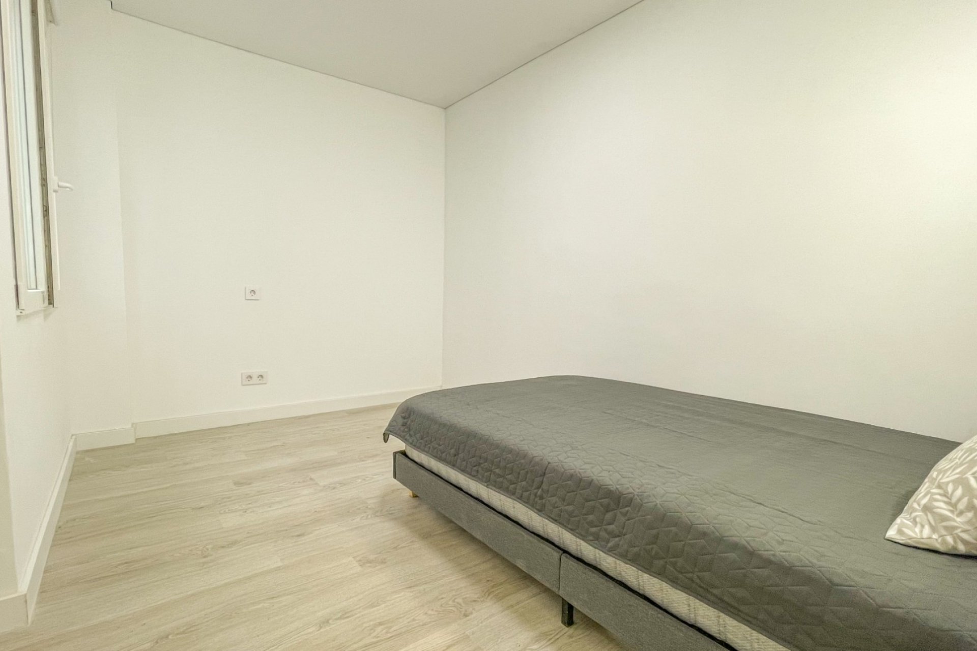 Resale - apartment -
Torrevieja - Playa Los Naufragos