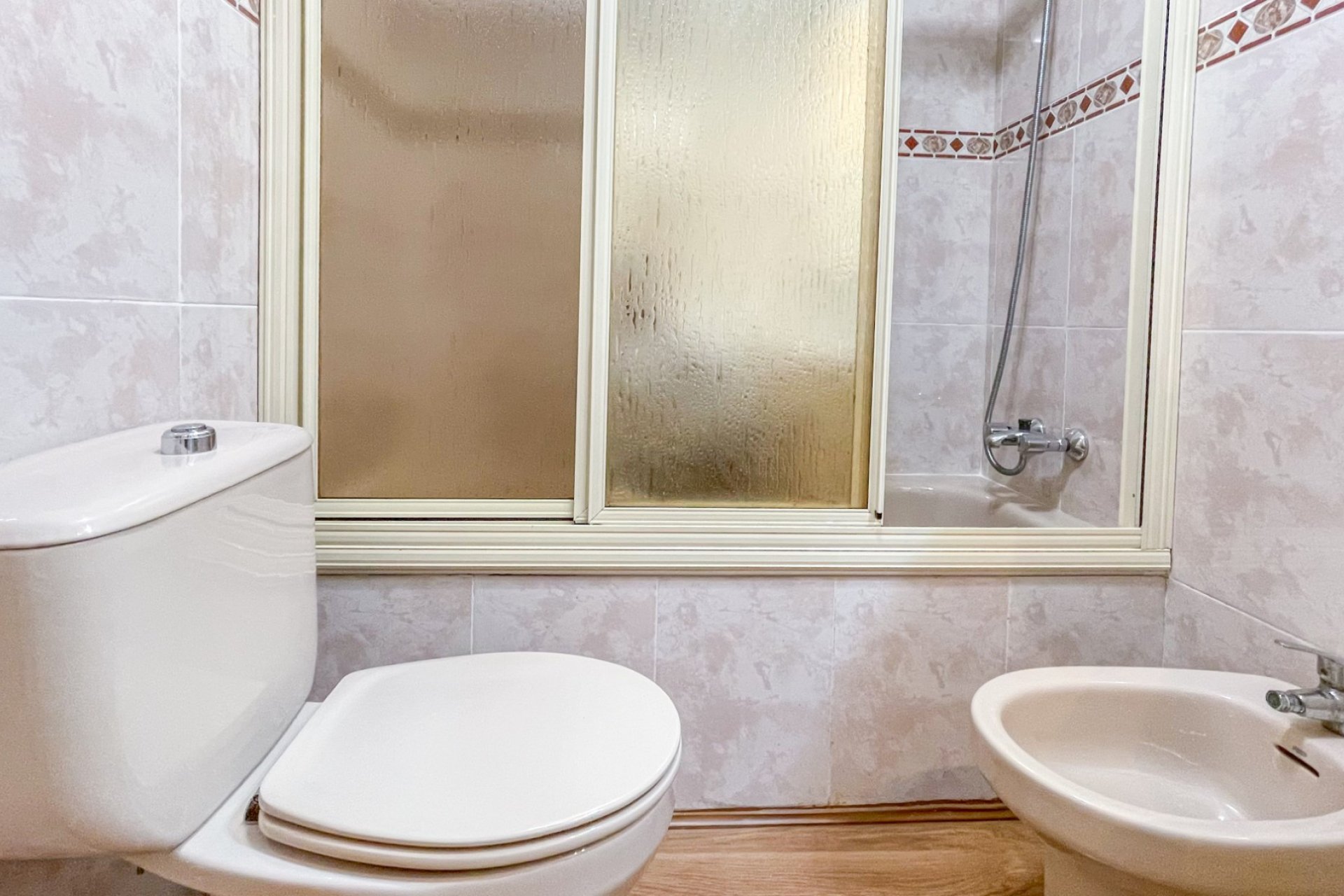 Resale - apartment -
Torrevieja - Playa Los Naufragos