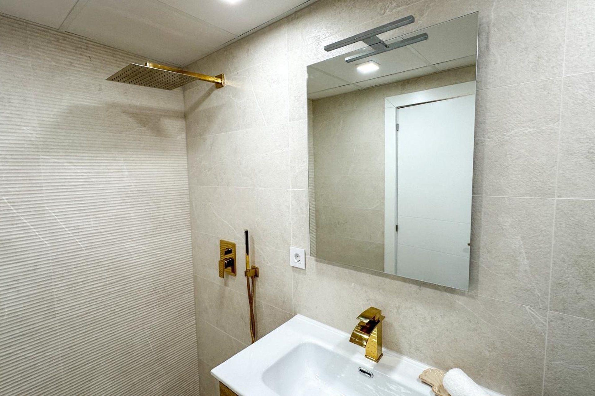 Resale - apartment -
Torrevieja - Playa Los Naufragos