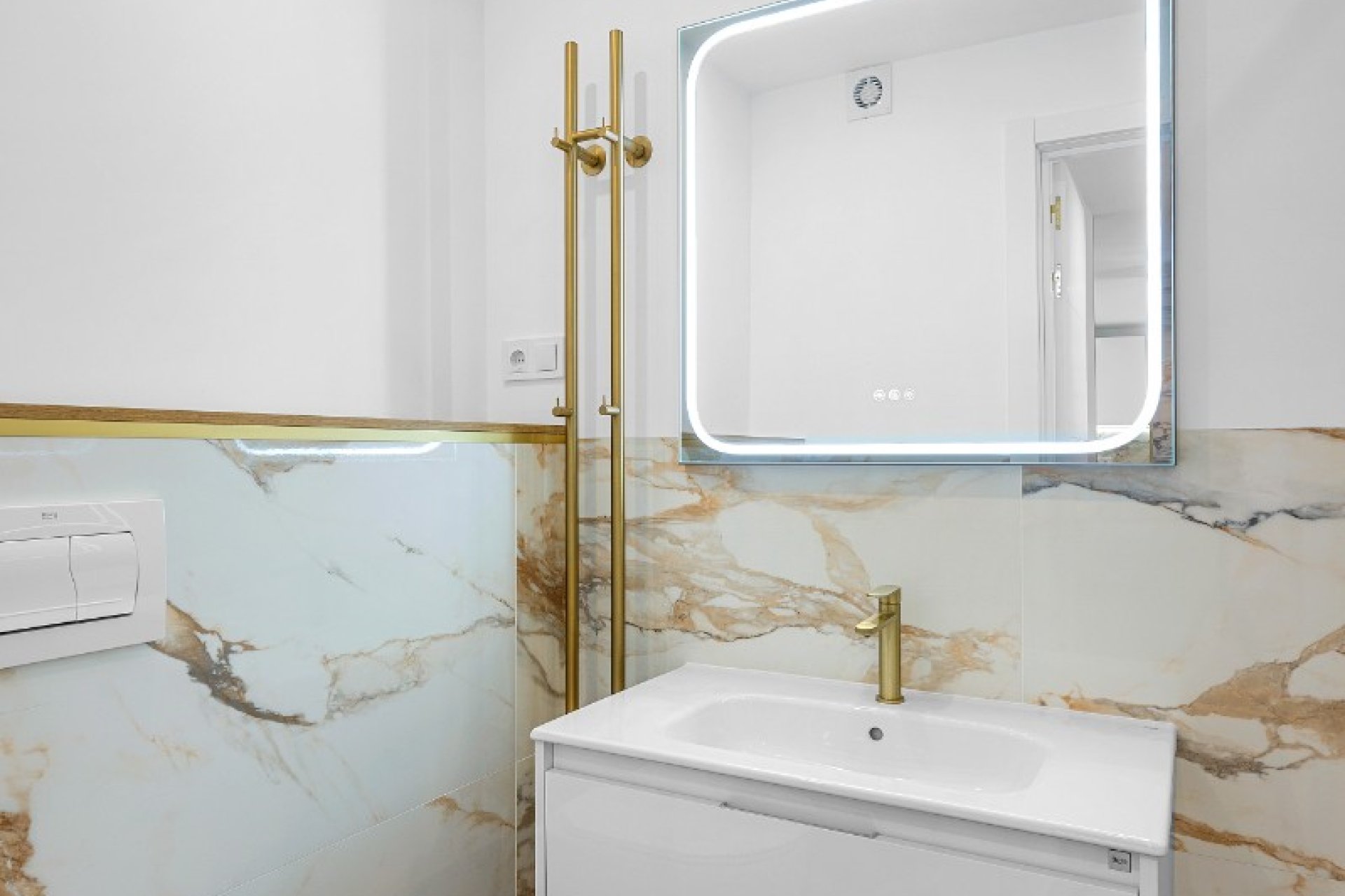 Resale - apartment -
Torrevieja - Punta Prima