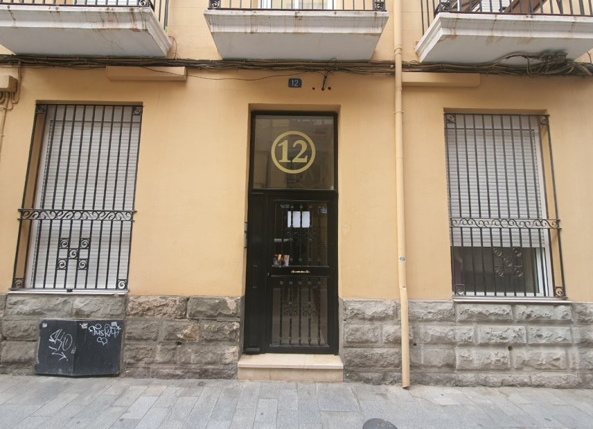 Resale - Commercial -
Alicante - Casco antiguo