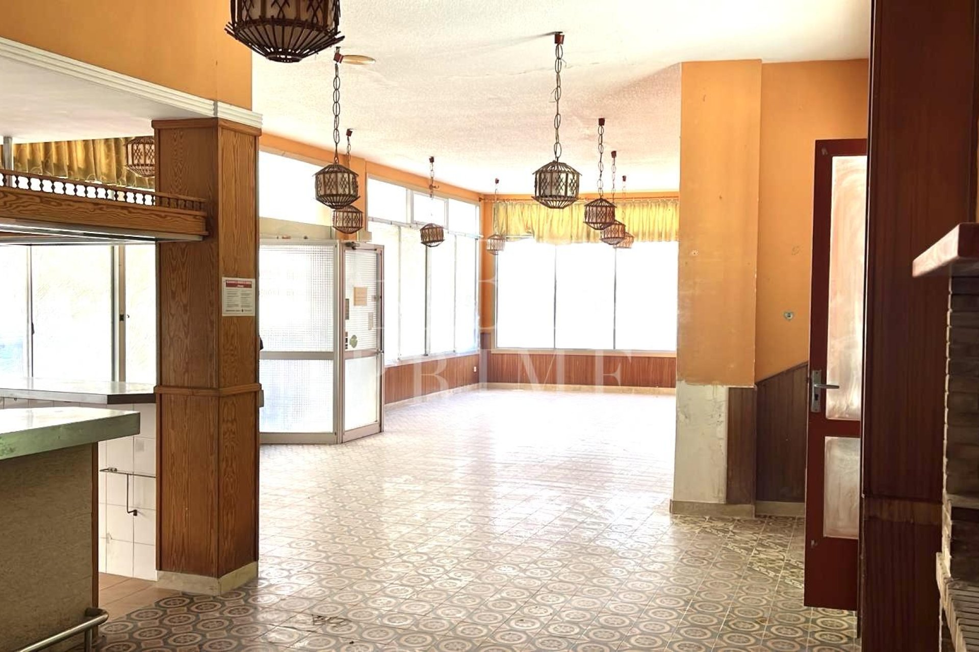 Resale - Commercial -
Palma - Gènova