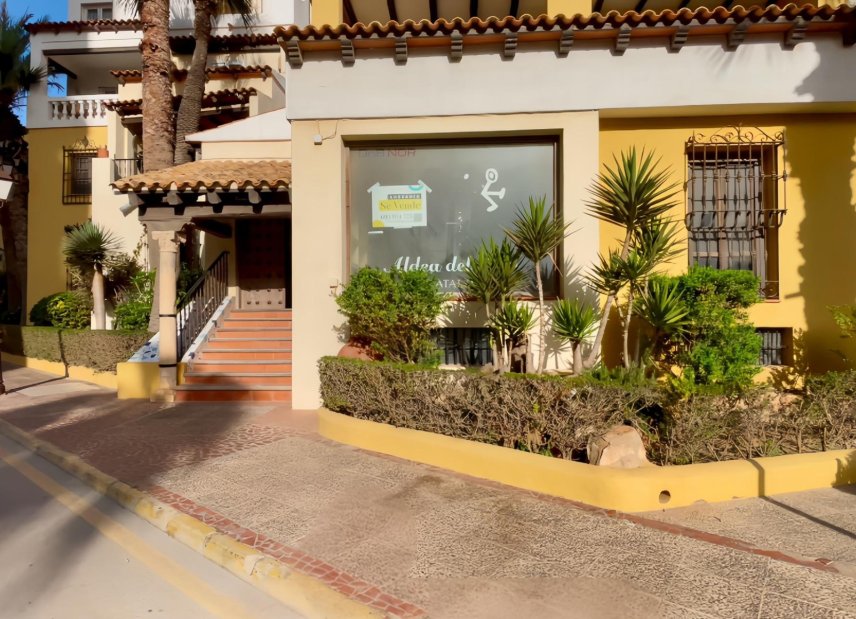 Resale - Commercial -
Torrevieja - Playa Los Locos
