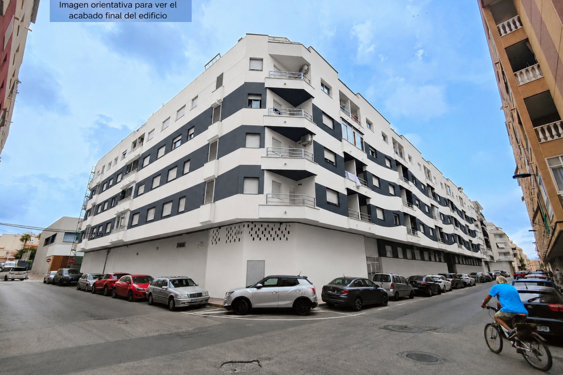 Resale - Commercial -
Torrevieja - Playa Los Naufragos