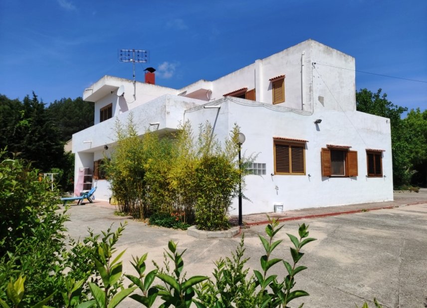 Resale - Country House -
Alcoy