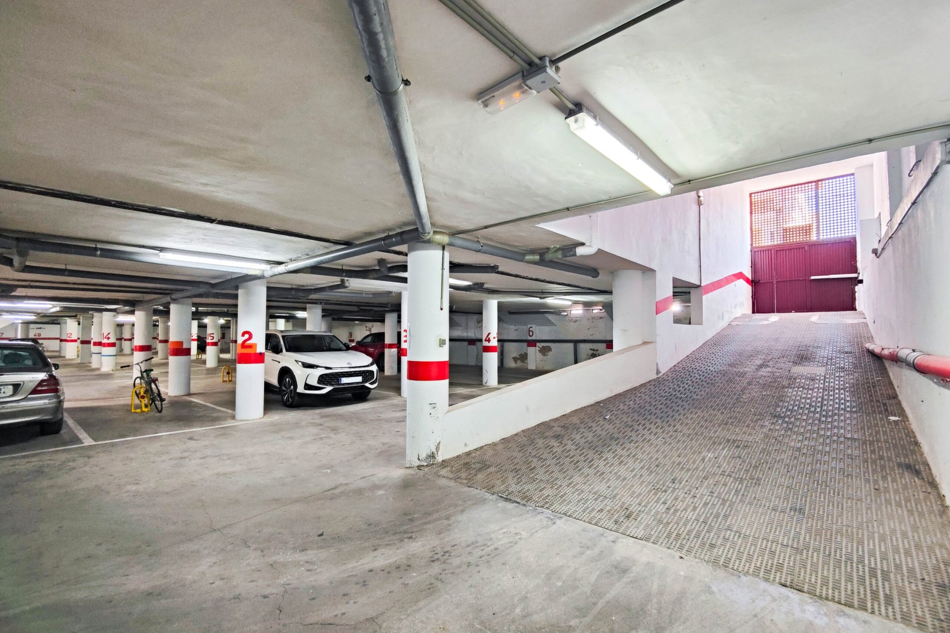 Resale - Garage -
Torrevieja - Playa del Cura