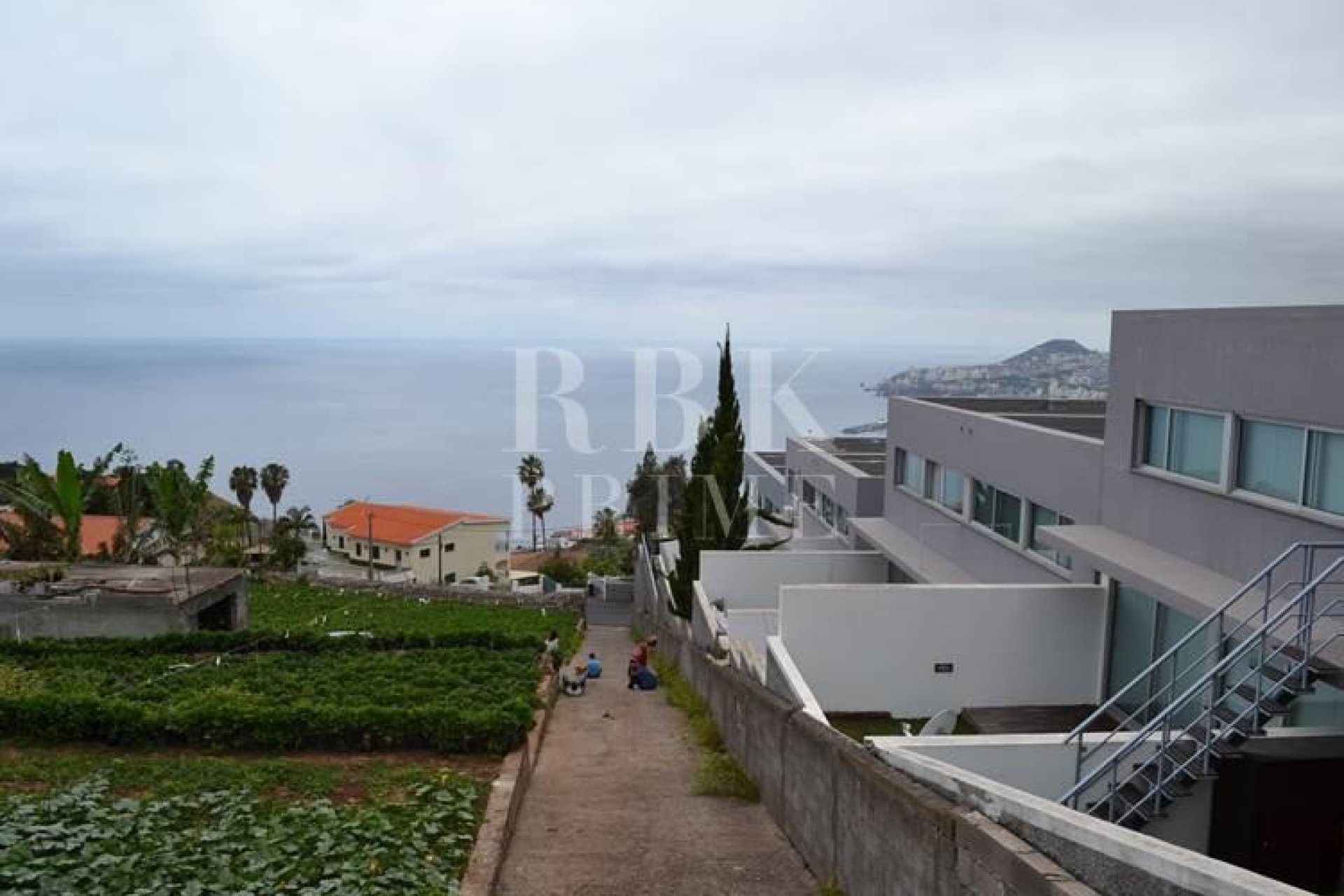 Resale - Land -
Madeira
