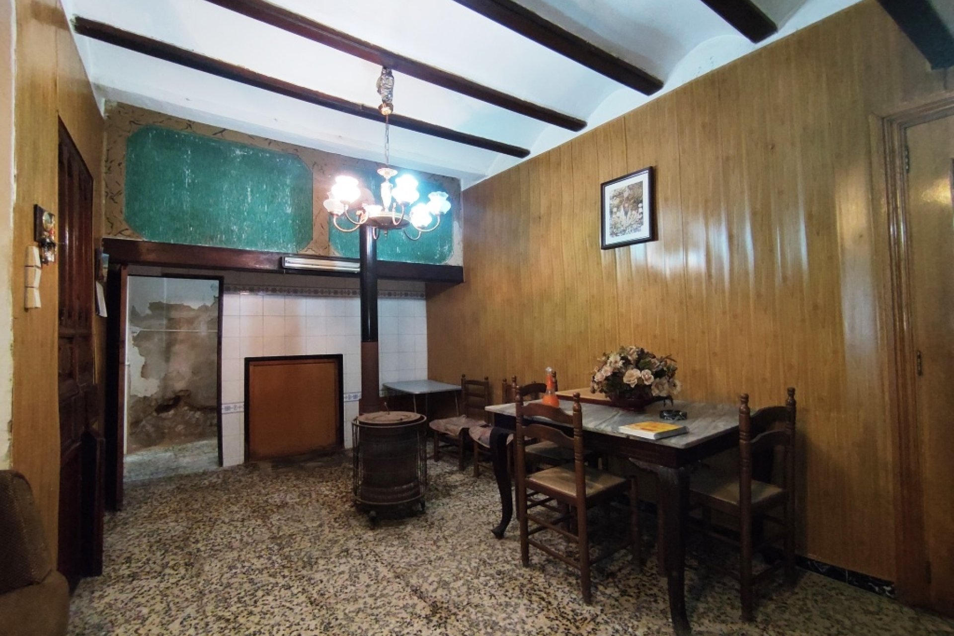 Resale - Townhouse -
Agres - town