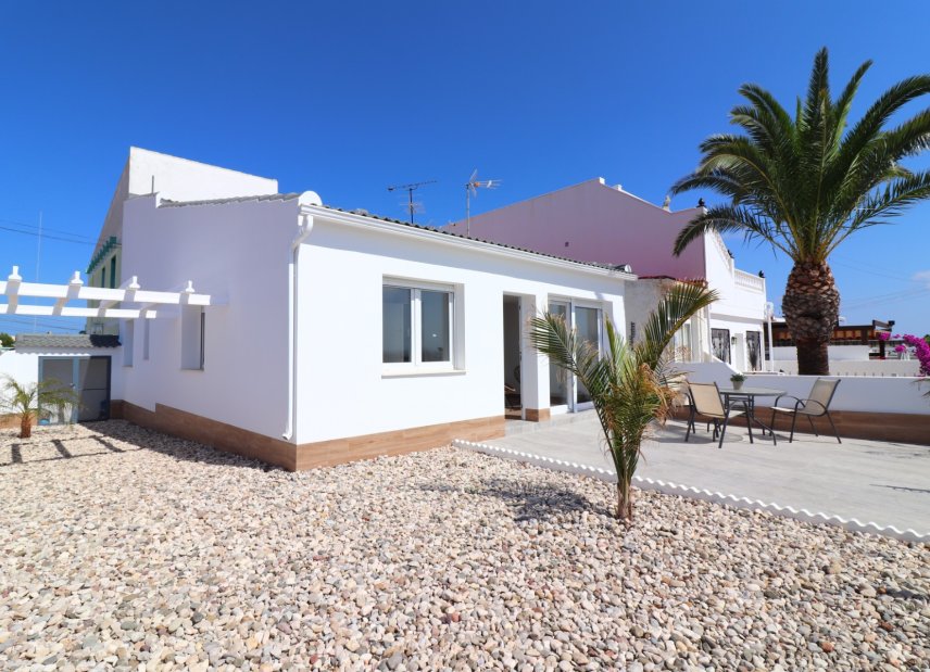 Resale - Townhouse -
Ciudad Quesada - Altos de Quesada