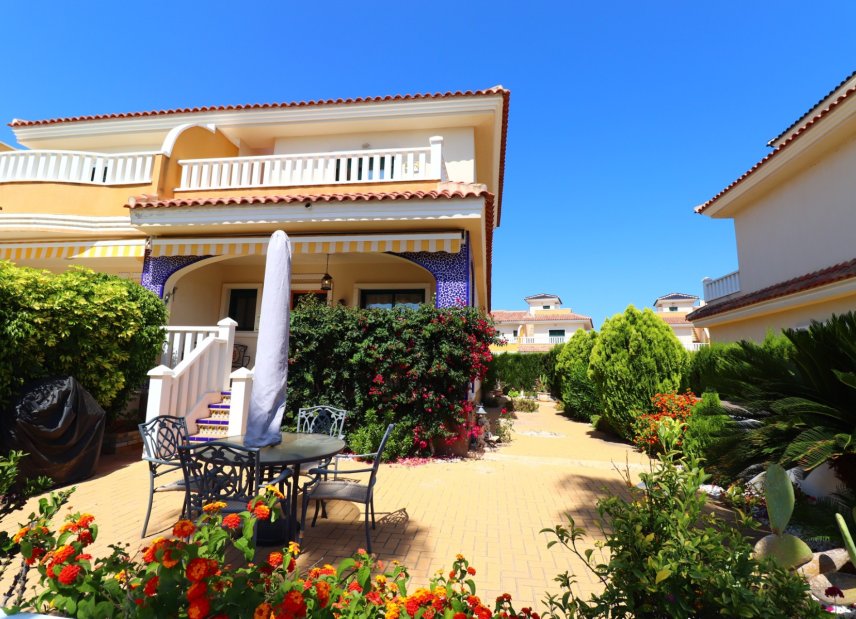 Resale - Townhouse -
Ciudad Quesada - Doña Pepa