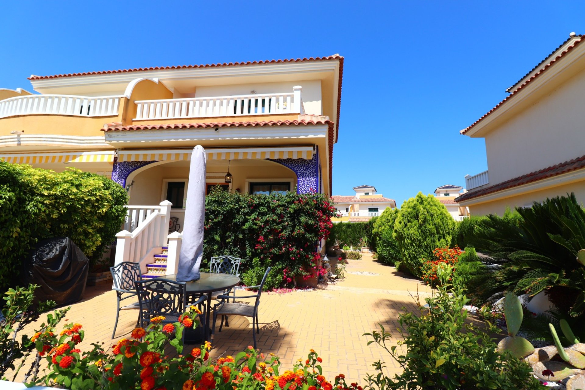 Resale - Townhouse -
Ciudad Quesada - Doña Pepa