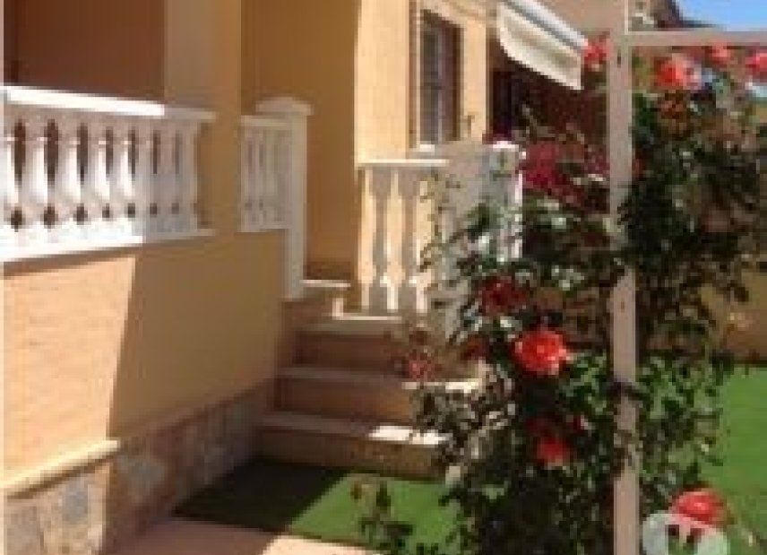Resale - Townhouse -
Ciudad Quesada - Doña Pepa