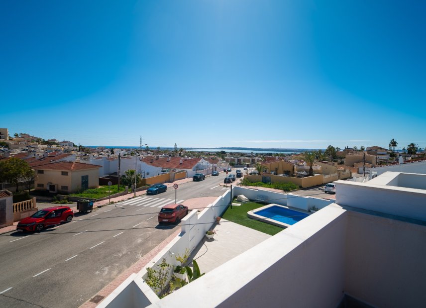 Resale - Townhouse -
Ciudad Quesada - town
