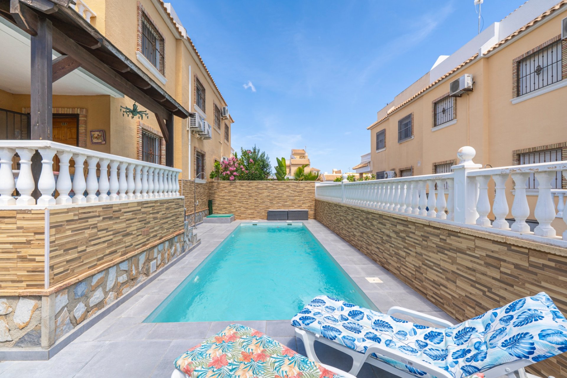 Resale - Townhouse -
Ciudad Quesada