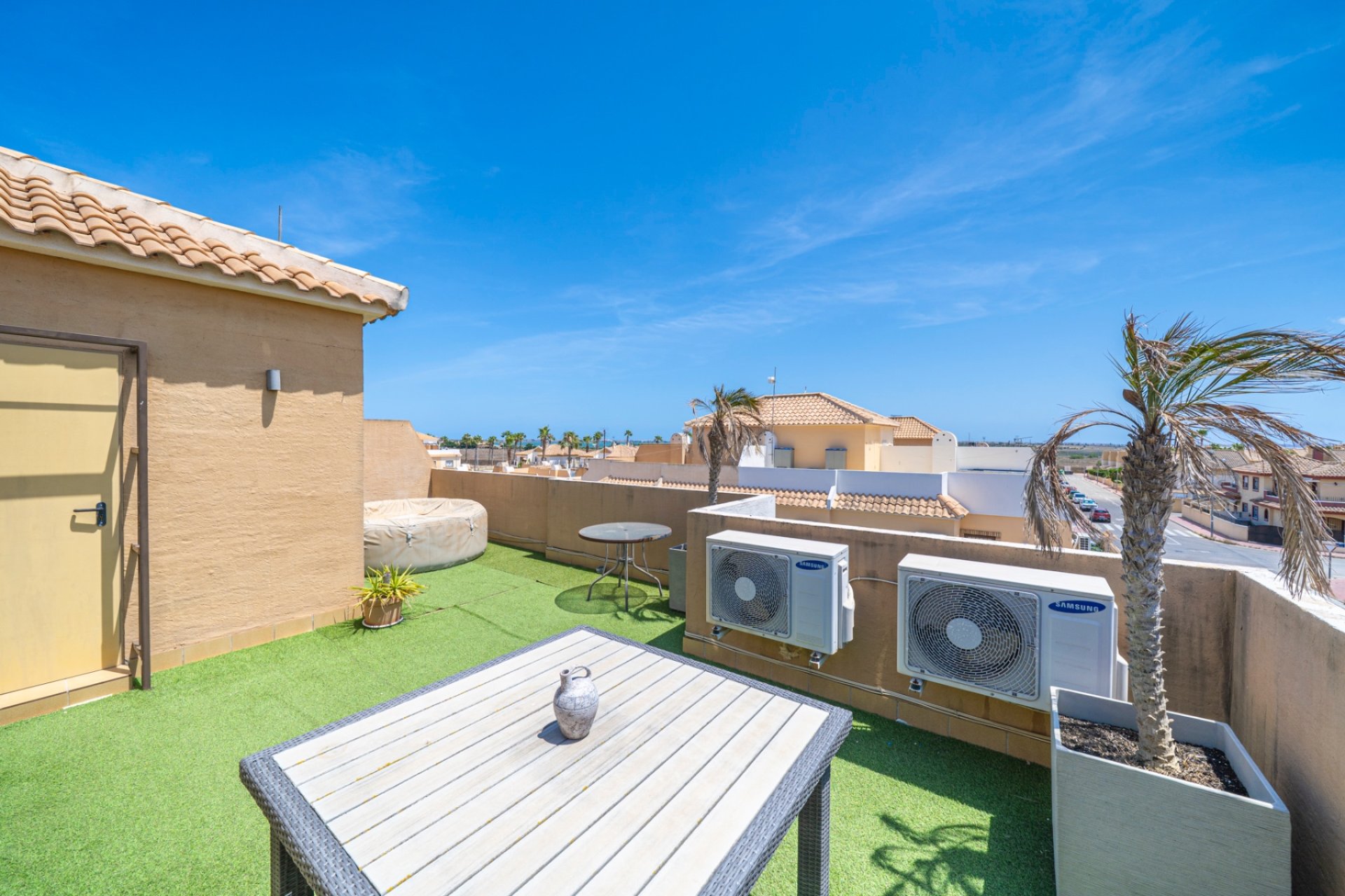 Resale - Townhouse -
Ciudad Quesada
