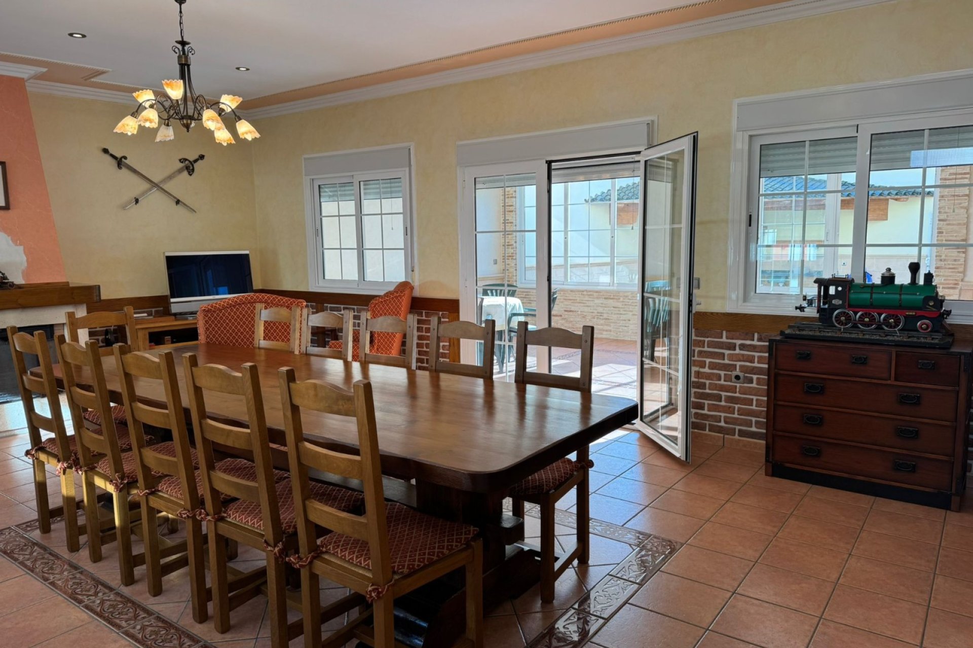Resale - Townhouse -
Los Montesinos