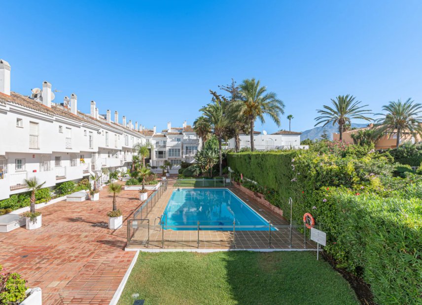 Resale - Townhouse -
Marbella - Puerto Banús