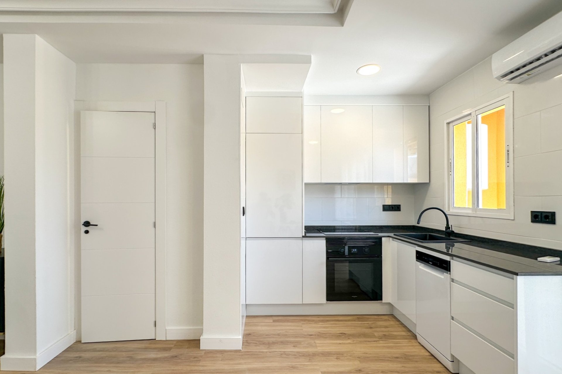 Resale - Townhouse -
Orihuela Costa - La Regia